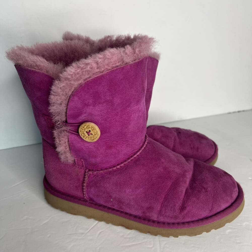 Ugg Australia Women’s Mini Bailey Button - SZ 5 - Pink Sheepskin Winter Boots
